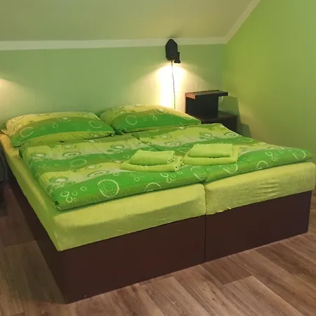 U Kostela Mláka